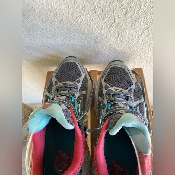 Brooks - Picture 4 of 6